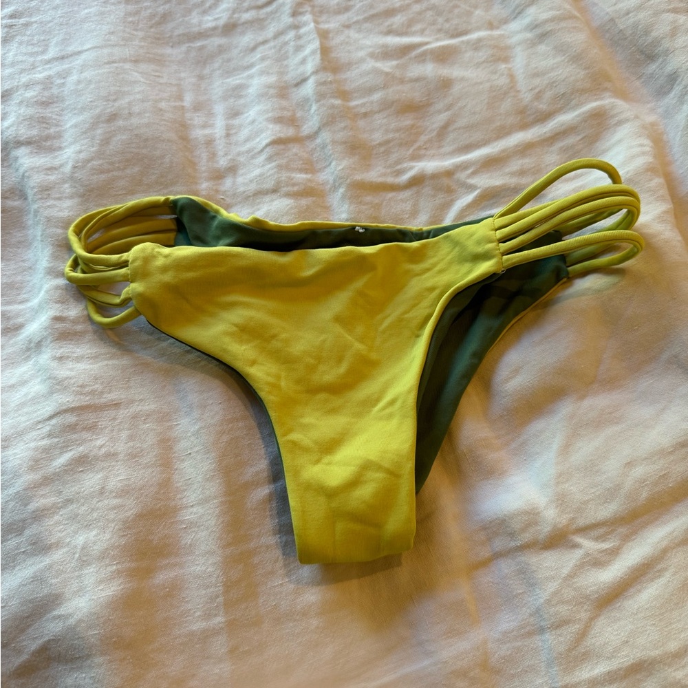 Green reversible bikini bottoms